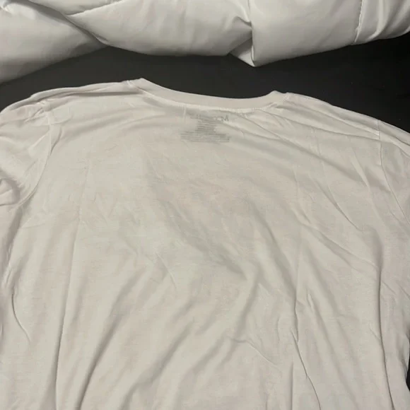 Modern lux white t shirt with horses in center. - Picture 4 of 4